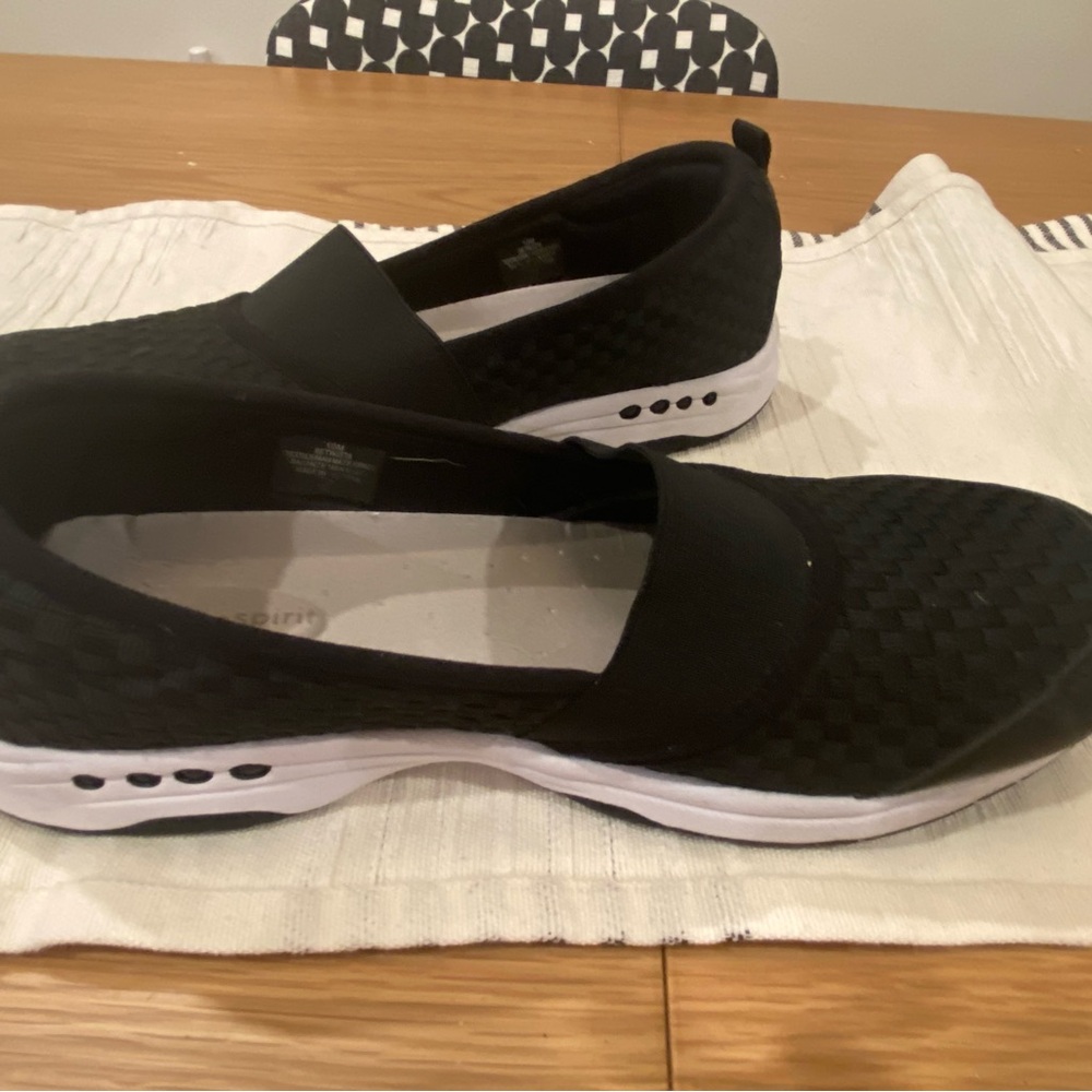 Easy Spirit Twist Slip On Sneakers - Picture 3 of 9
